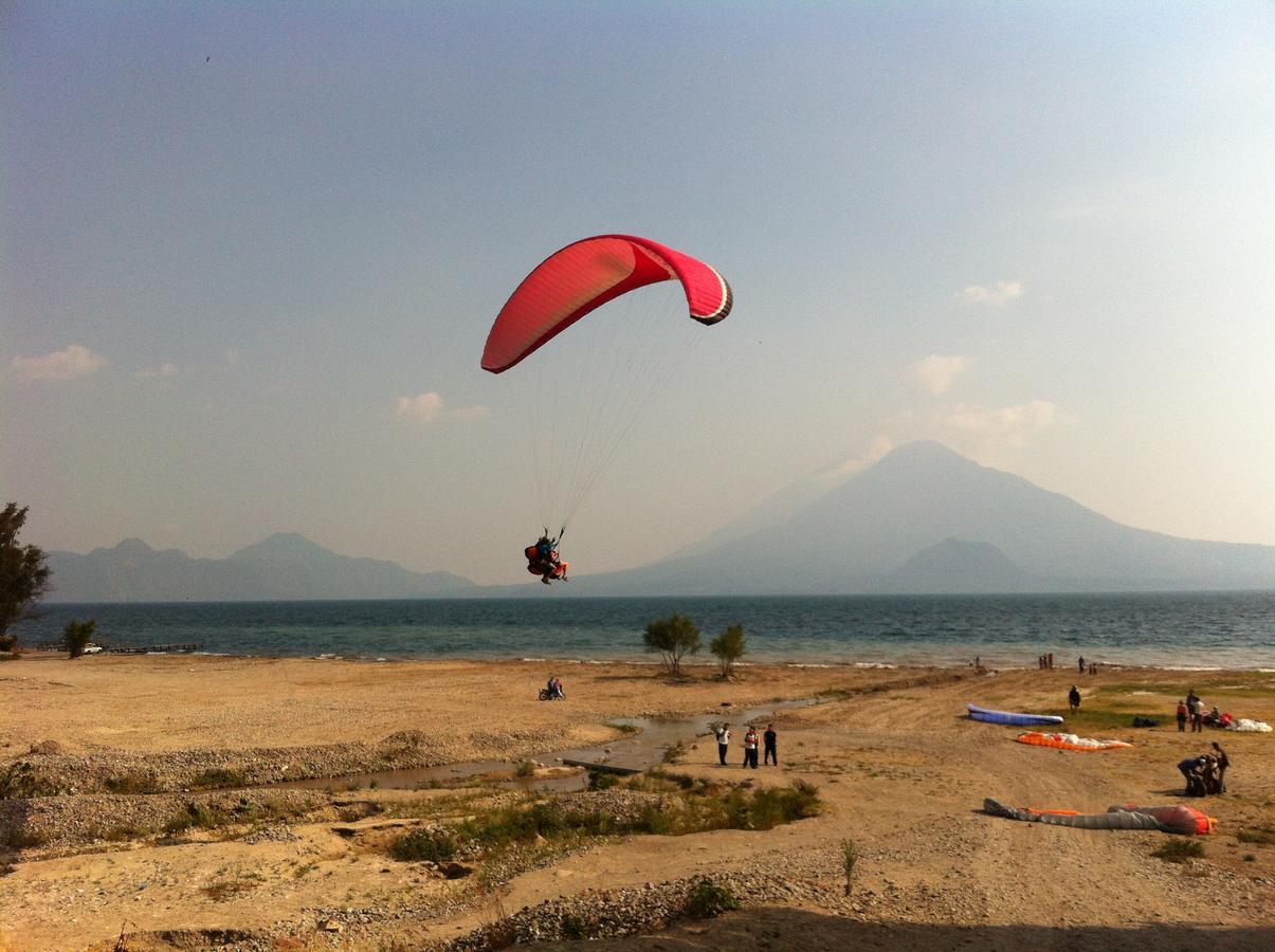 Victorias Hotel Panajachel Dış mekan fotoğraf