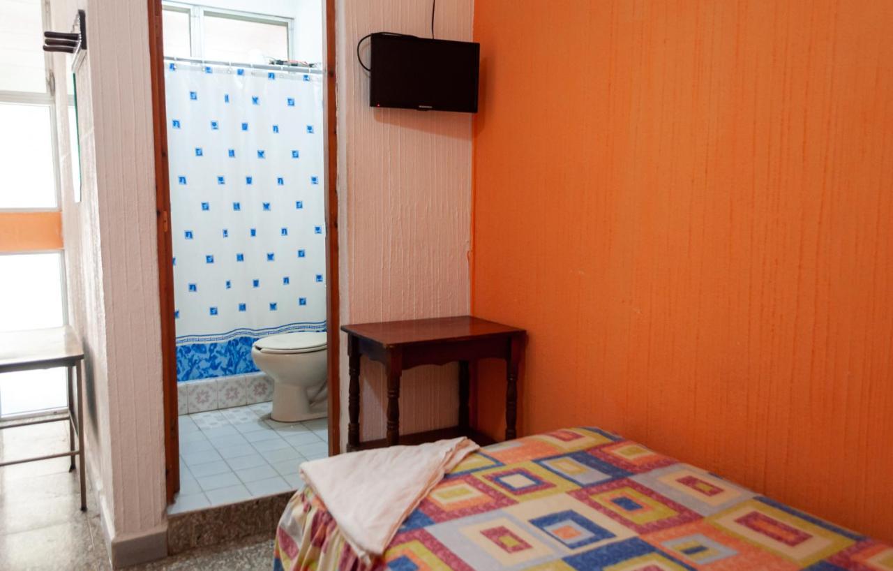 Victorias Hotel Panajachel Dış mekan fotoğraf
