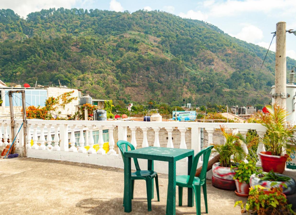 Victorias Hotel Panajachel Dış mekan fotoğraf